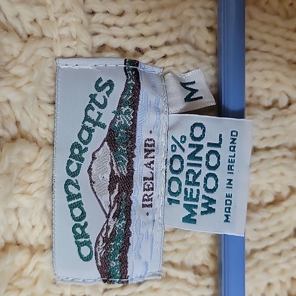 100% Merino Wool Cable Knit Cardigan - Picture 2 of 4